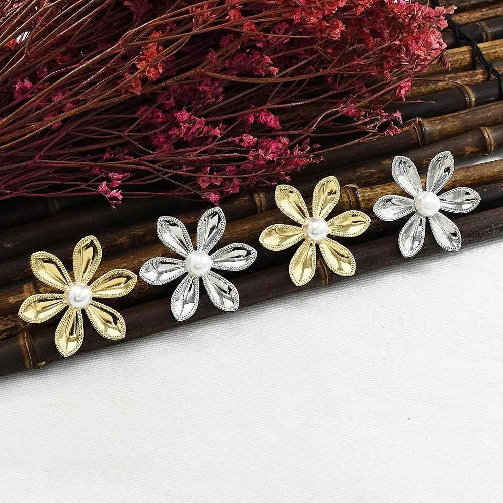 

Elegant Fashion Exaggerated Color Metal Flower pearl Stud Earrings Floral Vintage Ethnic Earrings for Women Party Jewelry