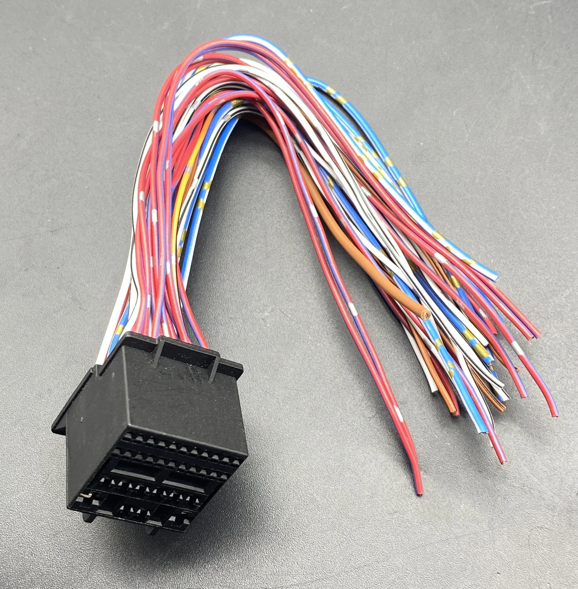 

1pc for 2020 Ford Focus new CD plug connector 32PIN cable