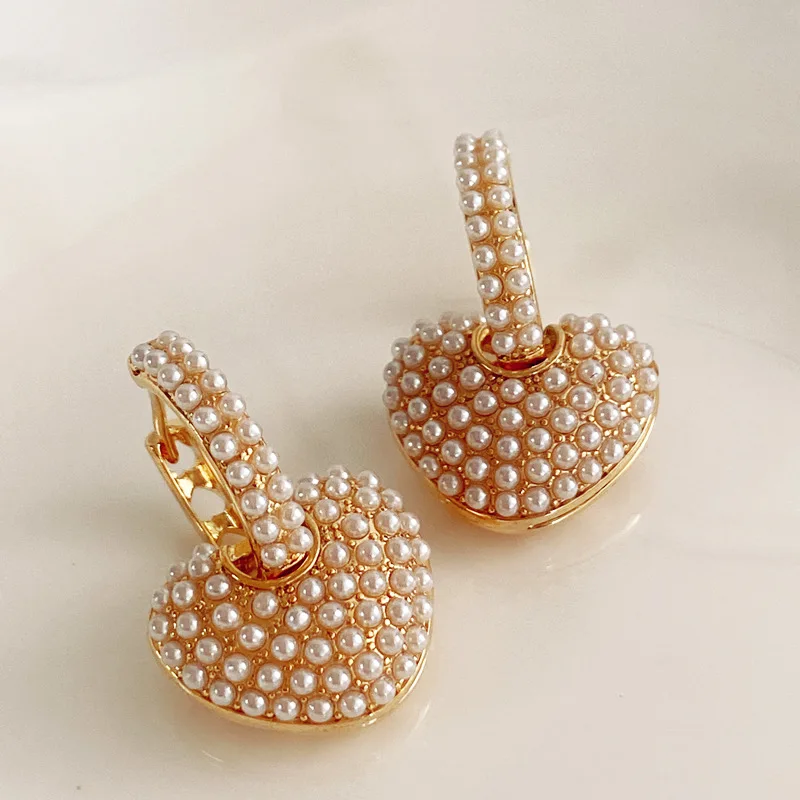 

Винтажные женские серьги-гвоздики корейский стиль полный жемчуг подвеска в форме сердца для очаровательной леди эстетический подарок ретр...