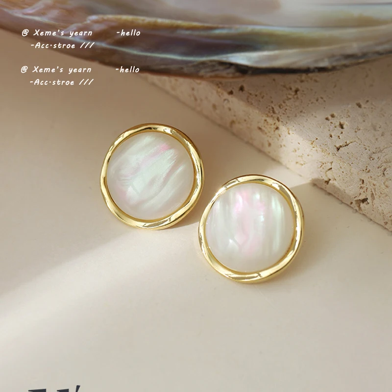 

French Retro Simple Acrylic Wafer Copper Alloy Stud Earrings For Woman Luxury Accessories For Korean Fashion Jewelry Party Girls