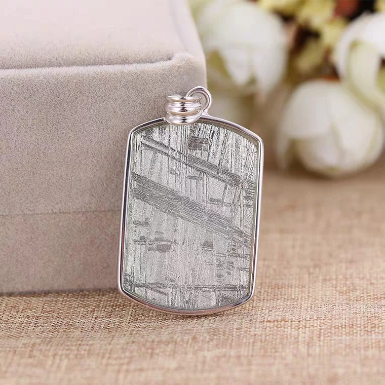 

Genuine Natural Gibeon Meteorite Rectangle Pendant 34x23mm Moldavite Women Men Jewelry Charm Necklace Fashion AAAAAA