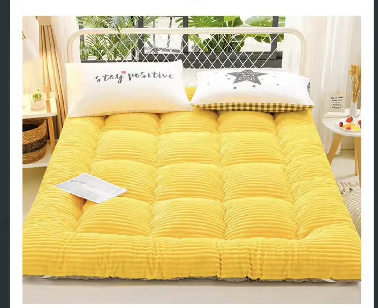 Удобный складной матрас из мягкого материала зимний плотного теплого молочного