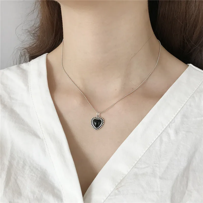 

RUIYI Real 925 Sterling Silver Women Beads Chain Heart Black Onyx Pendant Necklace Lovers Luxury Jewelry Wedding Niche Chokers