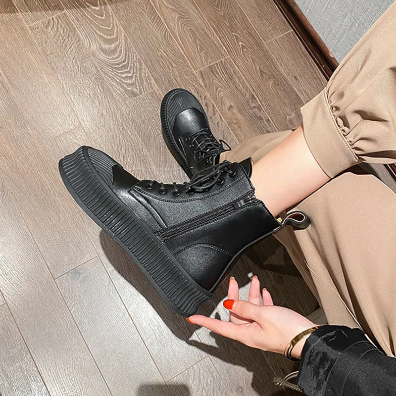 

Black Soft Real Leather Ankle Boots Women Lace Up Side Zipper Flat Boots Femme Simple Design Motorcycle Boost