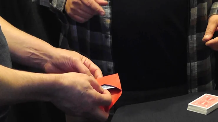 Трюк который можно объяснить! От Mark Elsdon Gimmick Card Волшебные трюки для