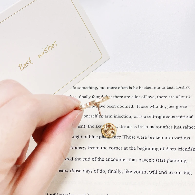 Детская джинсовая рубашка с эмалированными булавками | Украшения и аксессуары