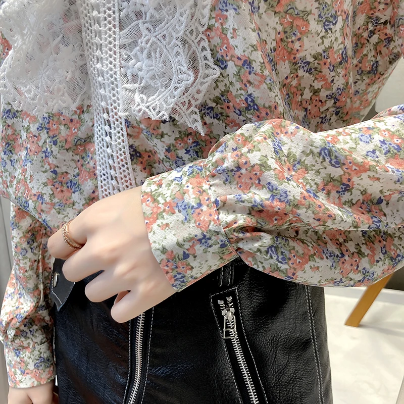 

Spring Vintage Loose Patchwork Shirt Floral Lace Patchwork Blouse Female Elegant Ruffle Chic Shirt Ladies Casual Print Blouses
