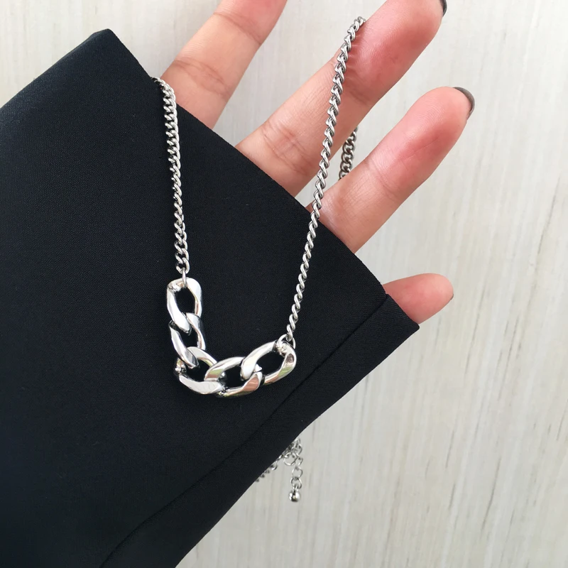 

XIALUOKE Hip-hop Rock Geometric Metal Minimalist Punk Collarbone Sweater Chain Pendant Necklace For Women Fashion Jewelry Party