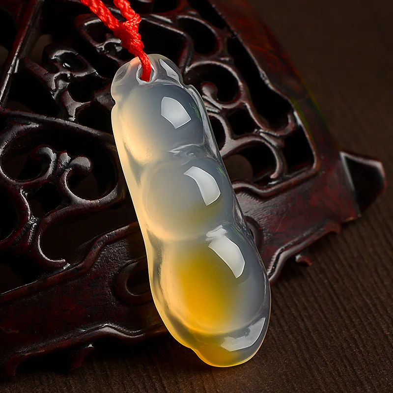

ICE-SEEDED JADE MYELIN JADE FOUR SEASONS BEAN NECKLACE PEA VEGETABLE JADE PENDANT MEN AND WOMEN JADE PENDANT TO PROTECT THE PEAC