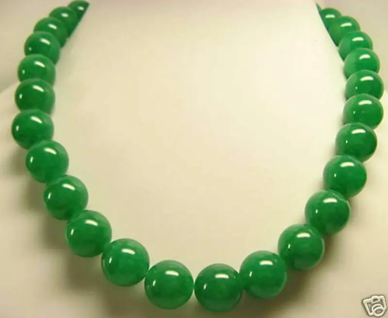 

Beautiful GREEN Jade 10mm Beads Necklace 18"