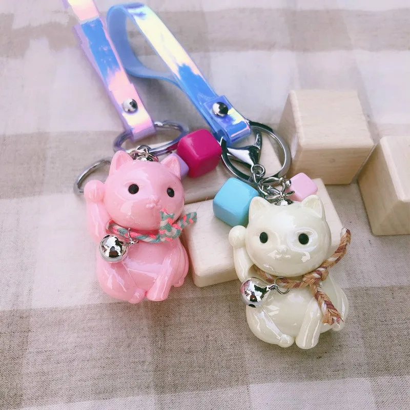 

Lucky cat keychain female cat cute and creative car key pendant can bring you wealth
