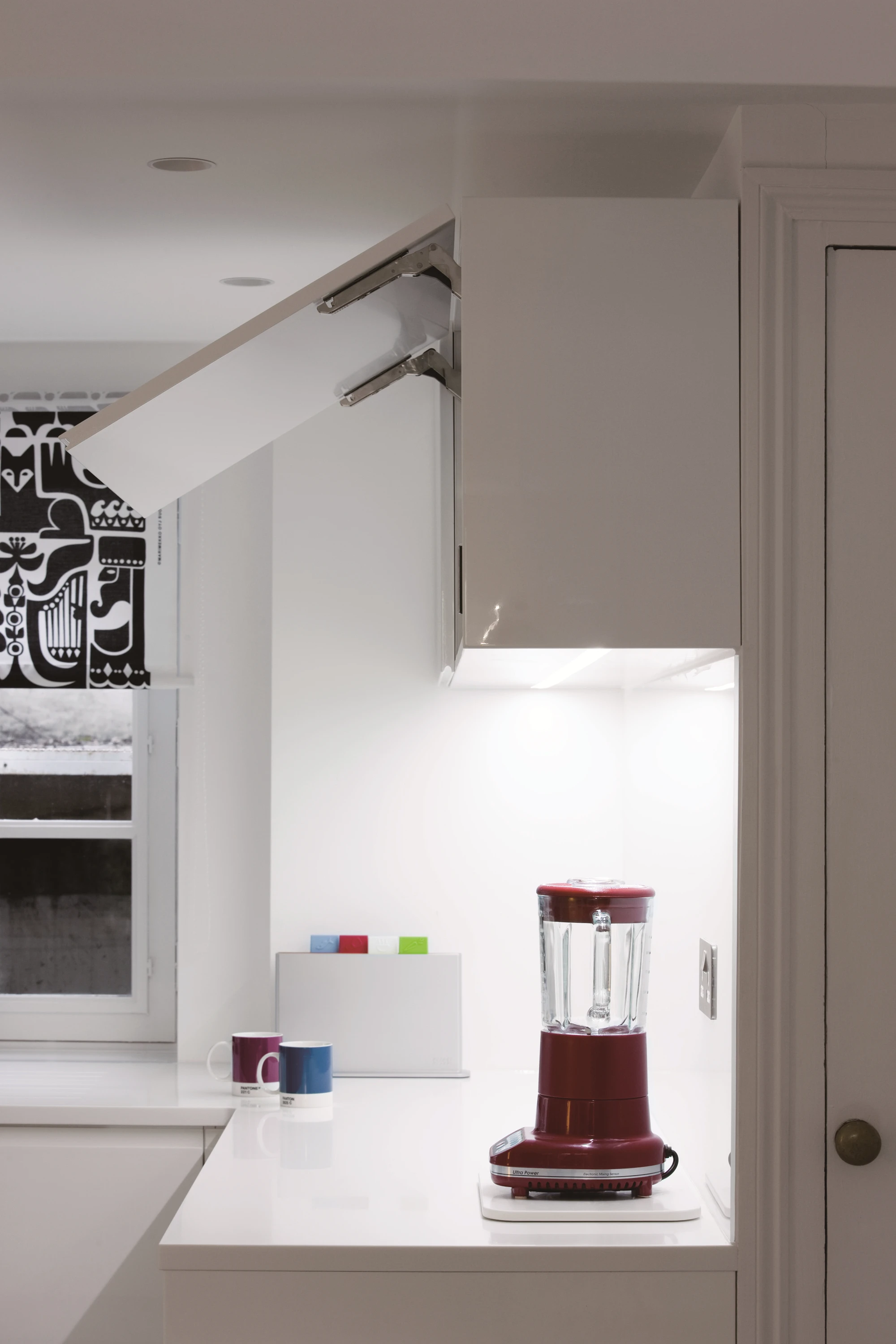 Яркий блестящий телефон | Строительство и ремонт