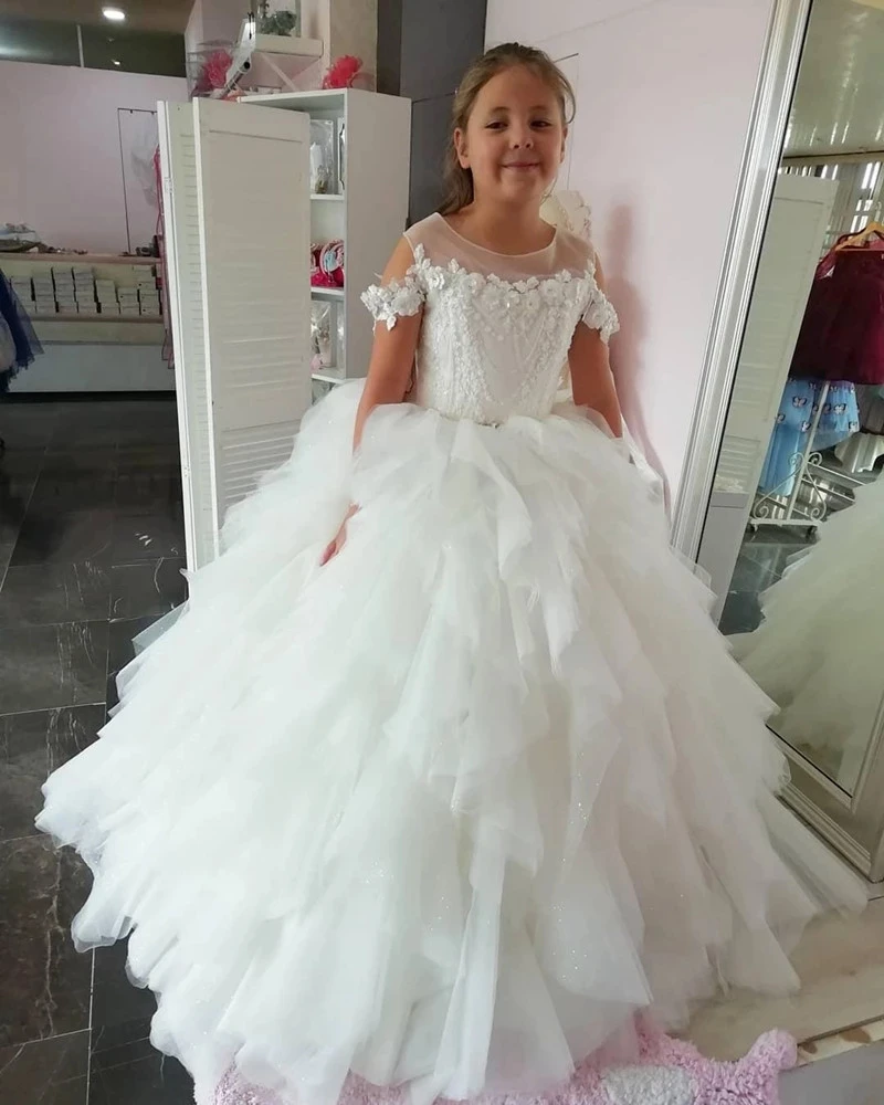 

Jewel Neck Wedding Flower Girls Dresses with Applique Lace Up Back Communion Dress Long Ruffles Tulle Baby Birthday Party Gowns