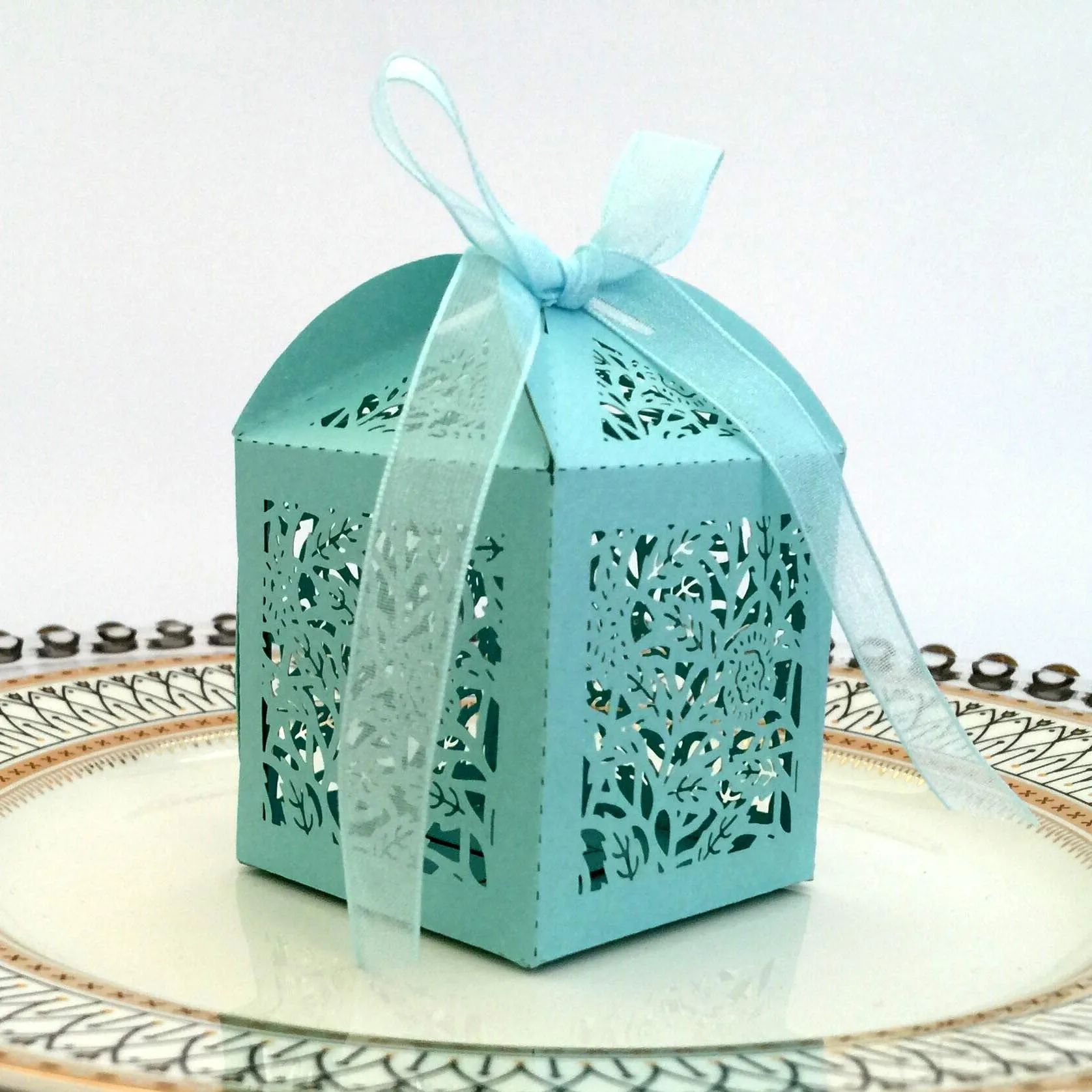 Лазерная резка конфетная коробка полые розовые бумажные сладкие коробки