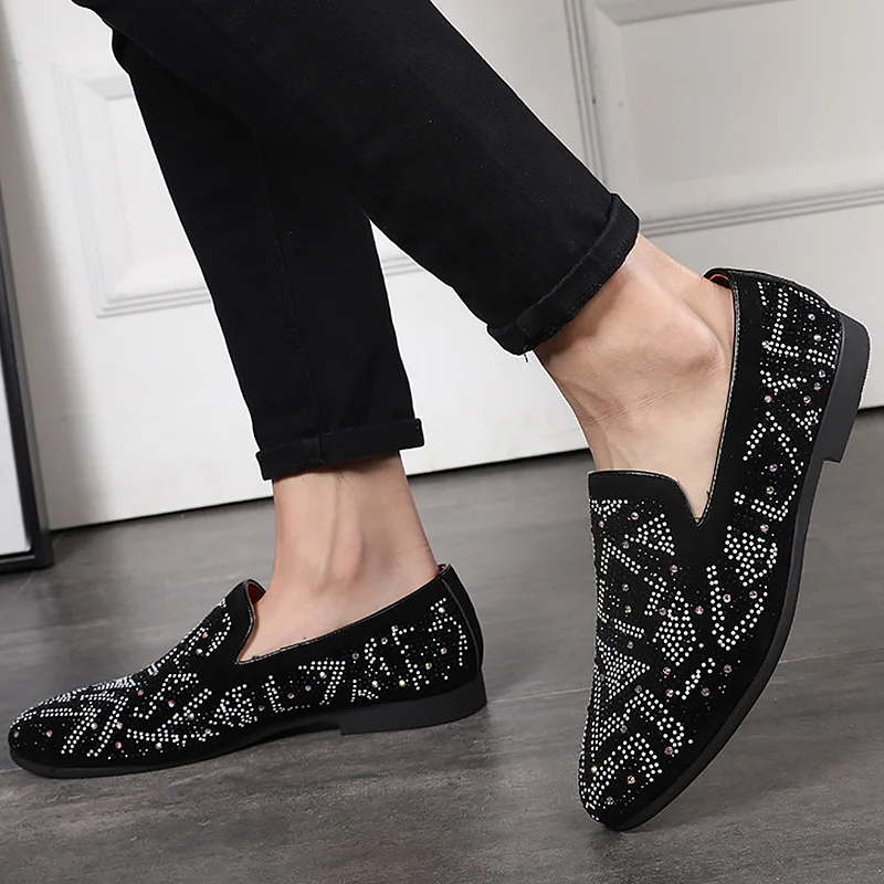 Мужская обувь из искусственной кожи без шнуровки со стразами и красной подошвой