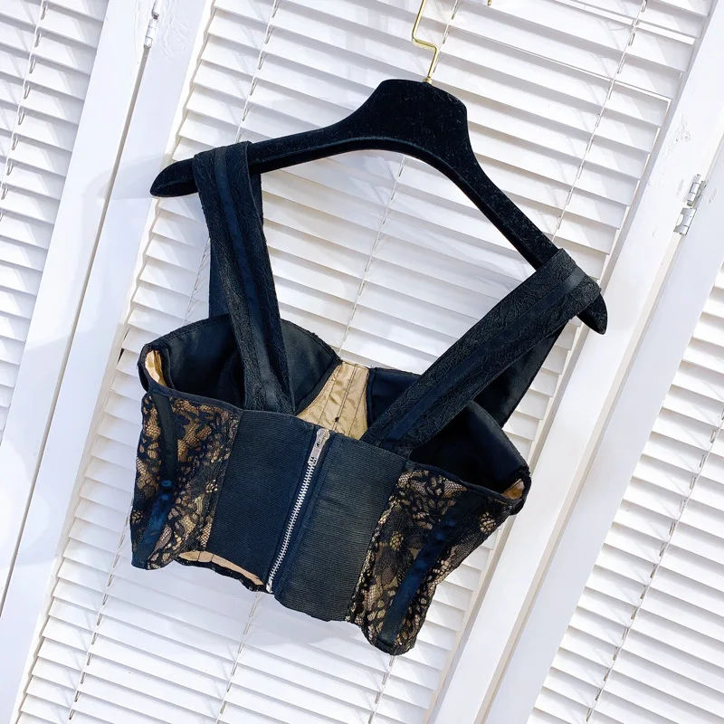 

2021 New Sexy Lace Camisole French Style Fashion Embroidery Diamond Button Fish Bone Ultra Short Top Patchwork Lace Shirt y931