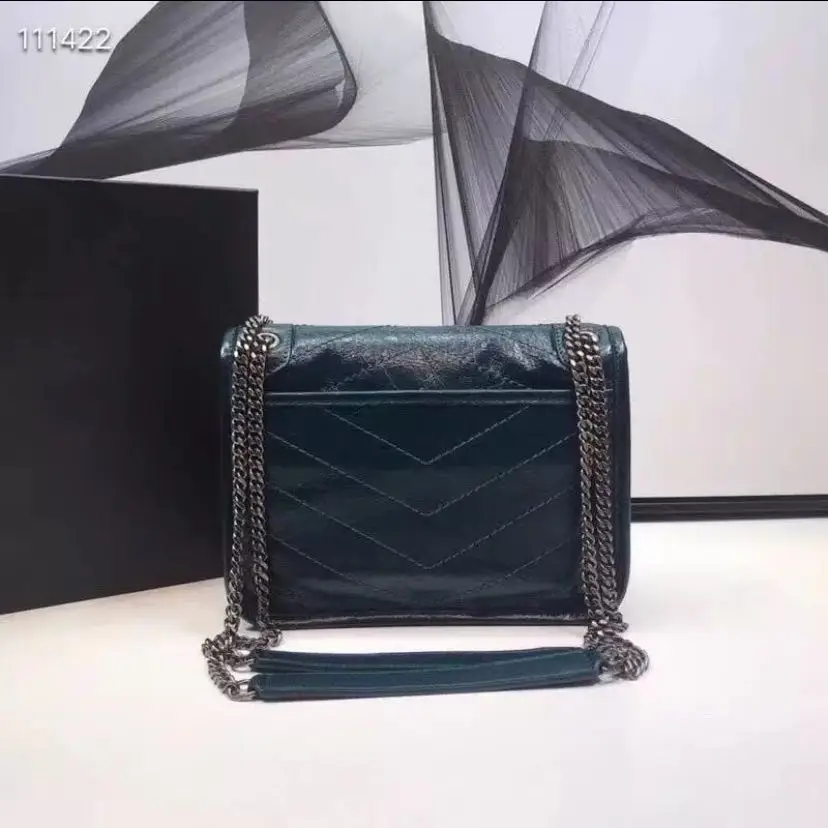 

2020 new style women's bag classic style oil wax leather Niki postman bag double chain single shoulder fashion design luxury bag