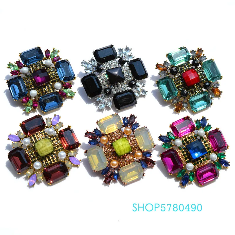 

Classic Jewelry Six Color Big Crystal Brooch for Party Wedding Accessories Fashion Breast Pin Cross Brooch Ladies Coat Garments
