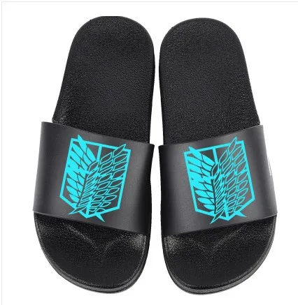 Тапочки унисекс Нескользящие мультяшный рисунок атака на титанов черные