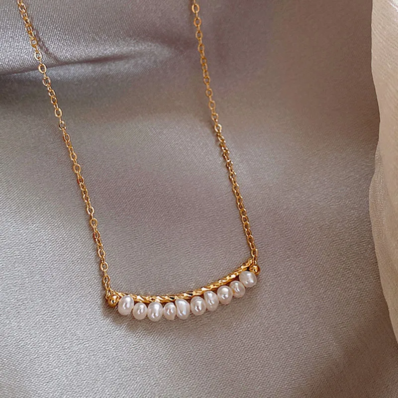 Женское колье с подвеской в виде крыльев лошади корейское золотистого цвета