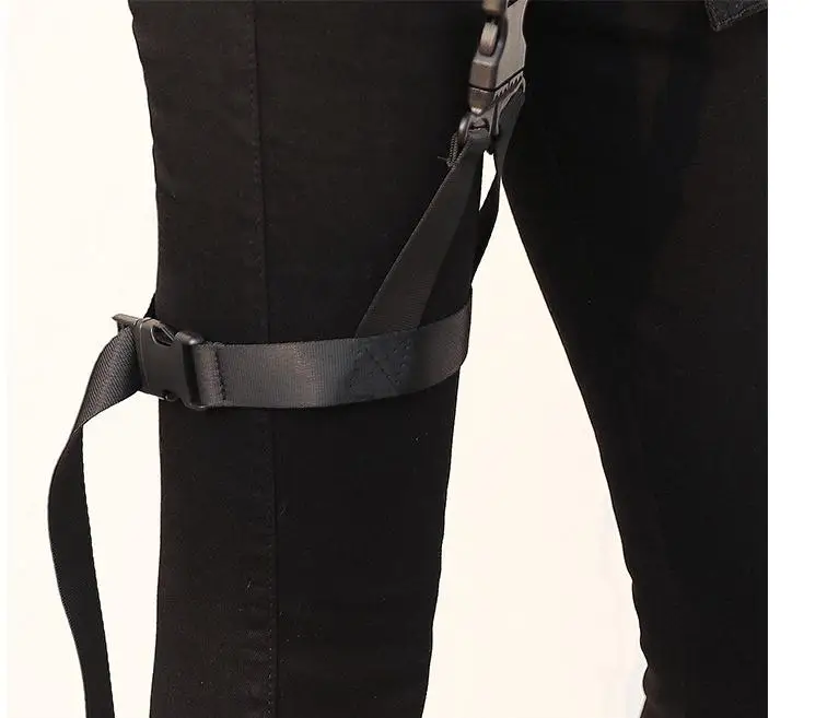 Женские джинсы с высокой талией черные пояс кольцом узкие в стиле панк уличные