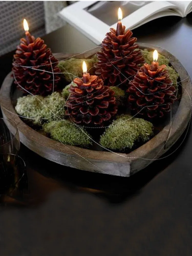 Сделать стол из шишек. Сделать стол из шишек. Композиция из шишек. Новогодний декор из шишек. Композиция из сосновых шишек.