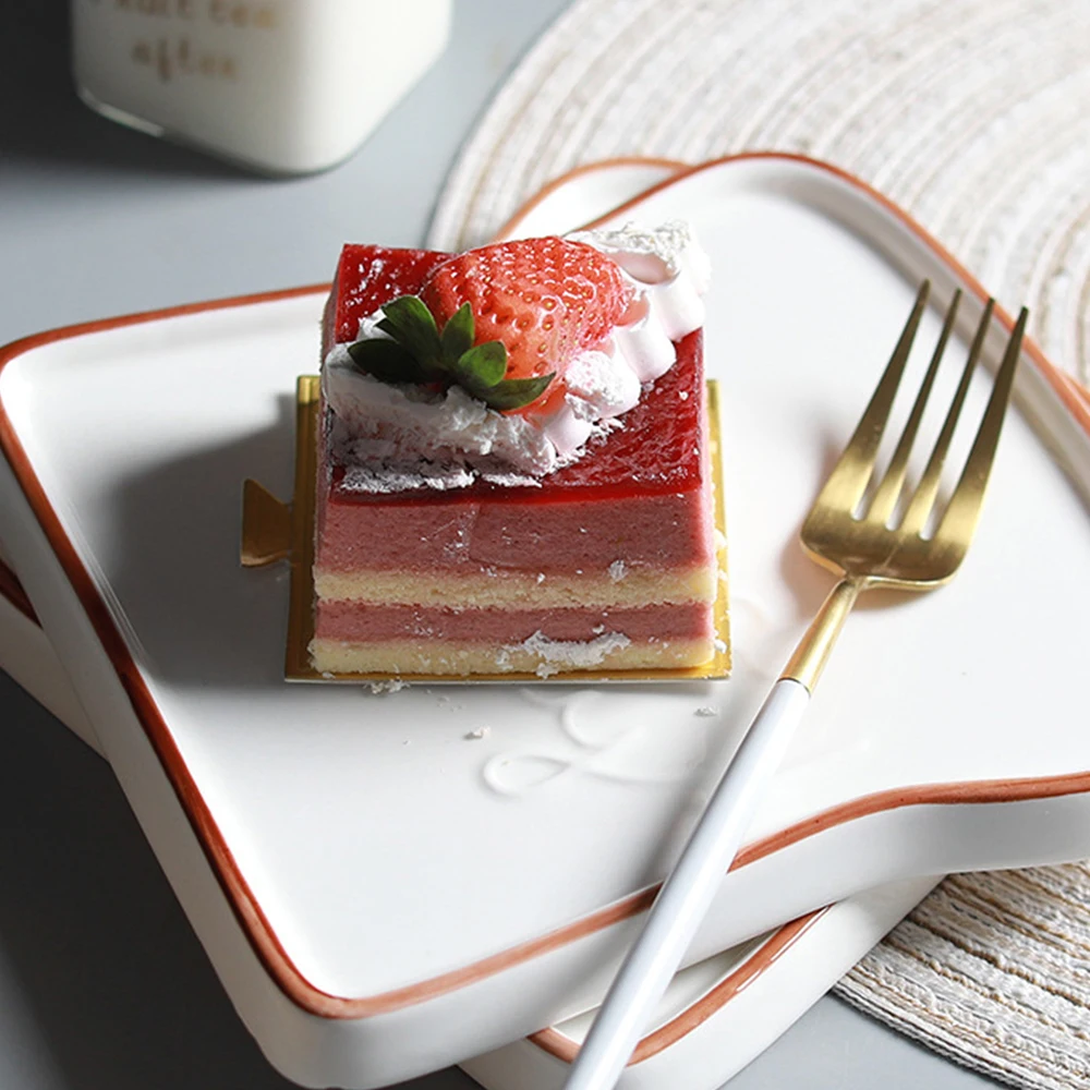 Керамическая тарелка для хлеба креативная в форме ручная роспись