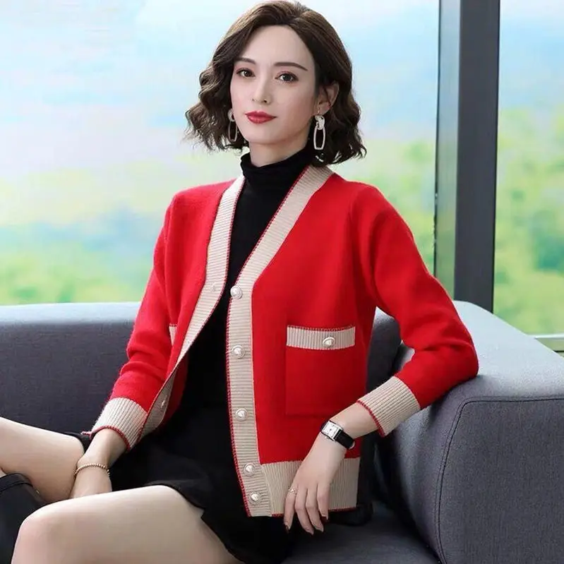 

Ladies Single-row Pearl Buckle Knitted Cardigan Jacket Women's Short Sweater Small Fragrance Style Outer Jacket Spring Autumn