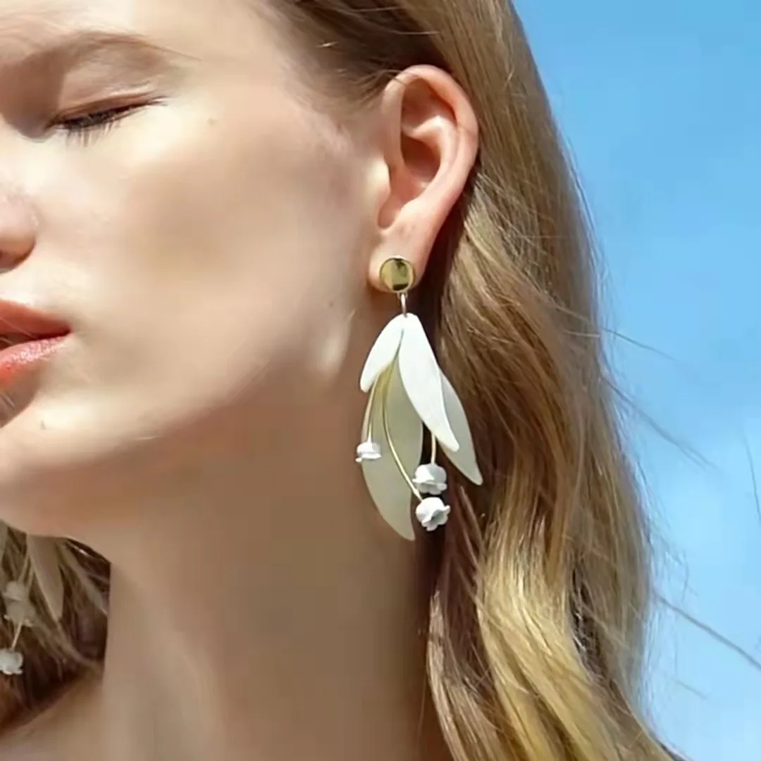 

Statement Big Acrylic Flower Petals Long Drop Dangle Earrings For Women 2022 New Jewelry White pendientes