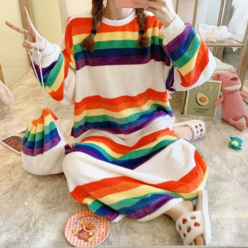 

2020 Autumn and Winter Long-sleeved Coral Fleece Nightdress Women's Loose Plus Size Cute Student Flannel Group Women Nightgown