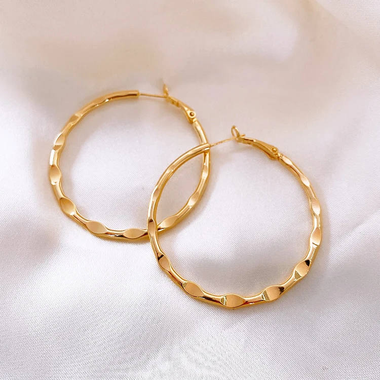 

Large round earrings retro Hong Kong style exaggerated earrings 2020 new fashion female earrings exquisite women's earrings
