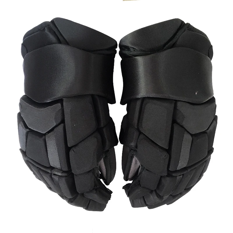 

Ice Hockey Gloves Wholesale customer