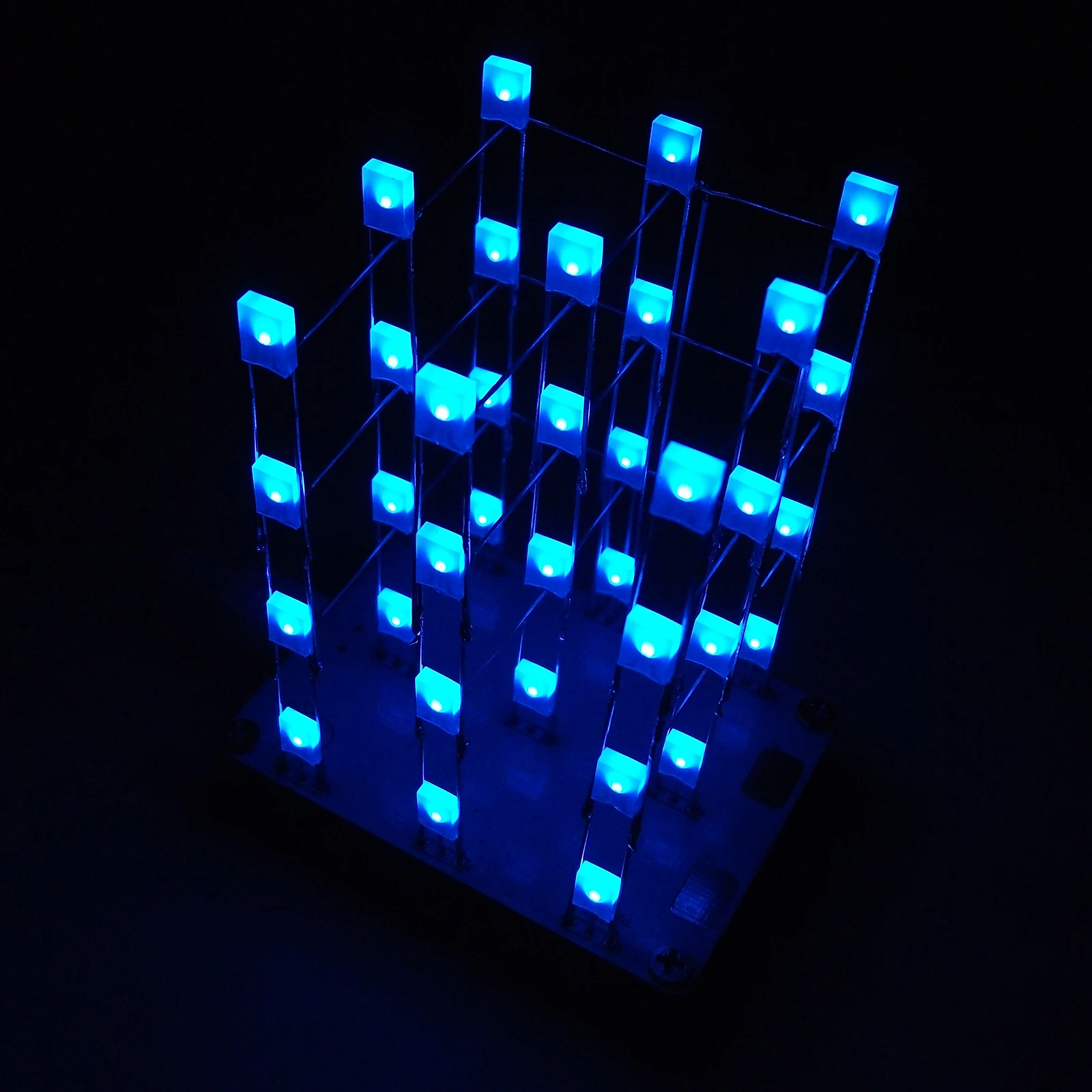 Led cube. Светодиодный куб. Куб с диодами. Светодиодный куб 4. Светодиодный куб 4 4 4.