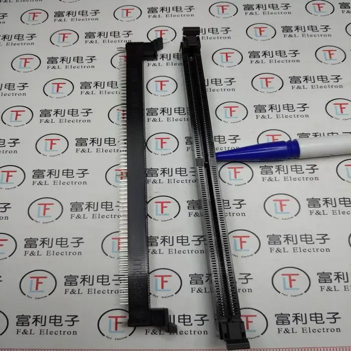 

2pcs/lot 879780051 87978-0051 0879780051 240P1.8V DDR2 Connector