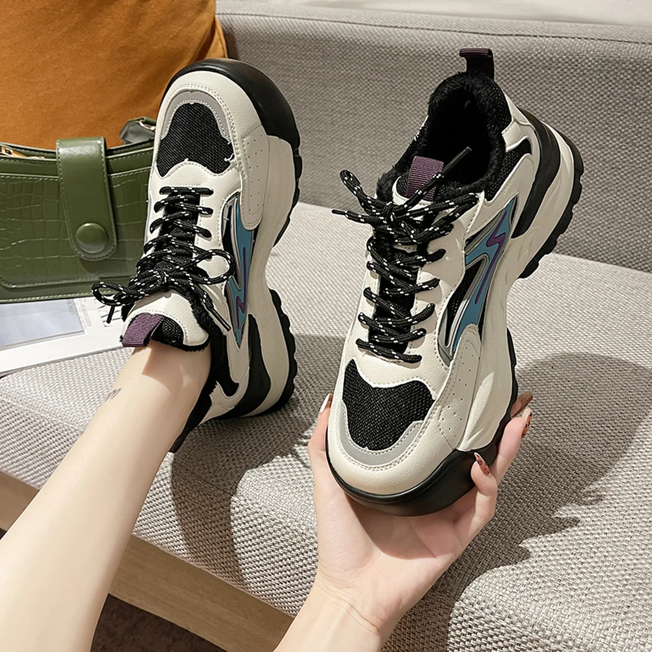 

Женские кроссовки для папы, кроссовки с вулканизированной подошвой, сезон осень-зима 2022, хлопковая обувь с мехом, дышащая Нескользящая женс...