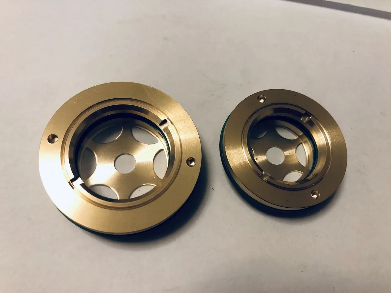 

BSP thread 1-1/4" Brass Round Oil Level Sight Glass,Circular Oil Indicator Window For Air Compressor Gearbox Accessories