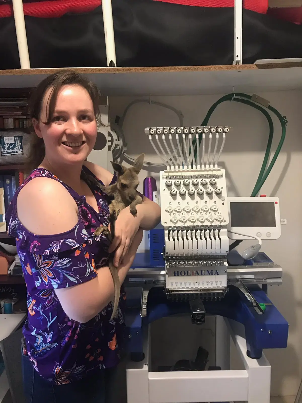 Компьютеризированная вышивальная машина HO1201 с одной головкой для