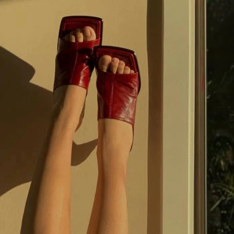 Модные брендовые женские тапочки SUOJIALUN уличные летние сандалии с квадратным