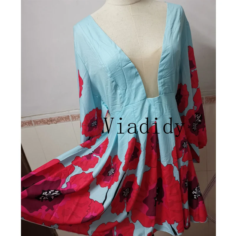 Женское ТРАПЕЦИЕВИДНОЕ ПЛАТЬЕ с цветочным принтом и глубоким V-образным вырезом |