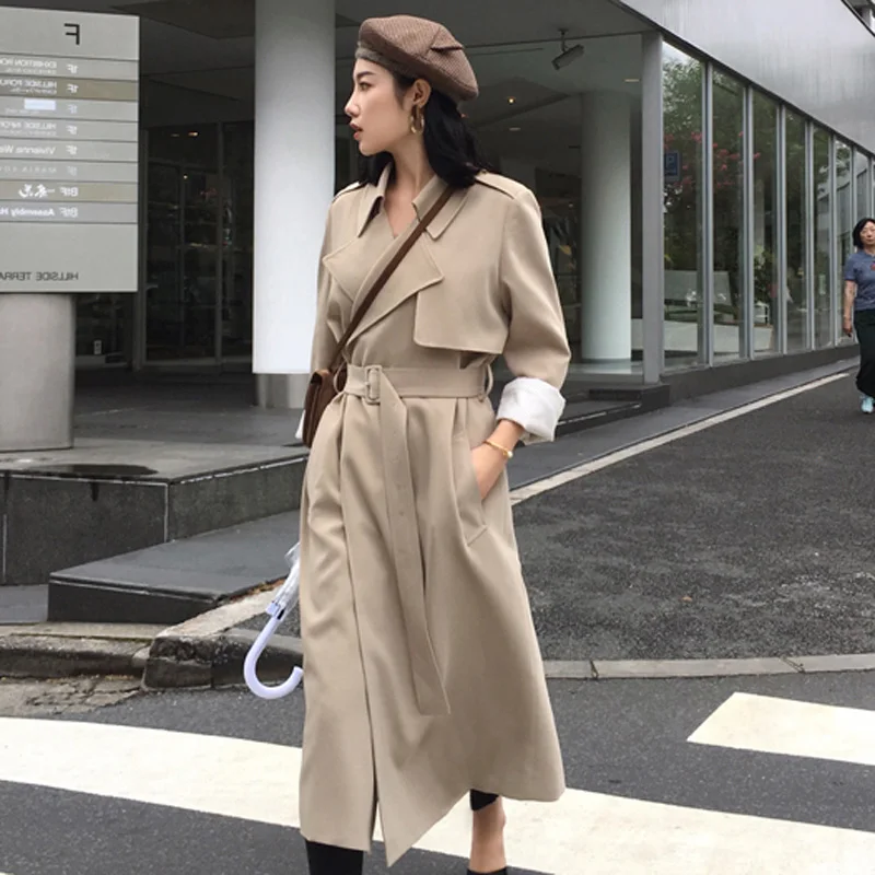 Женский классический однотонный плащ Mozuleva длинный Свободный с отложным