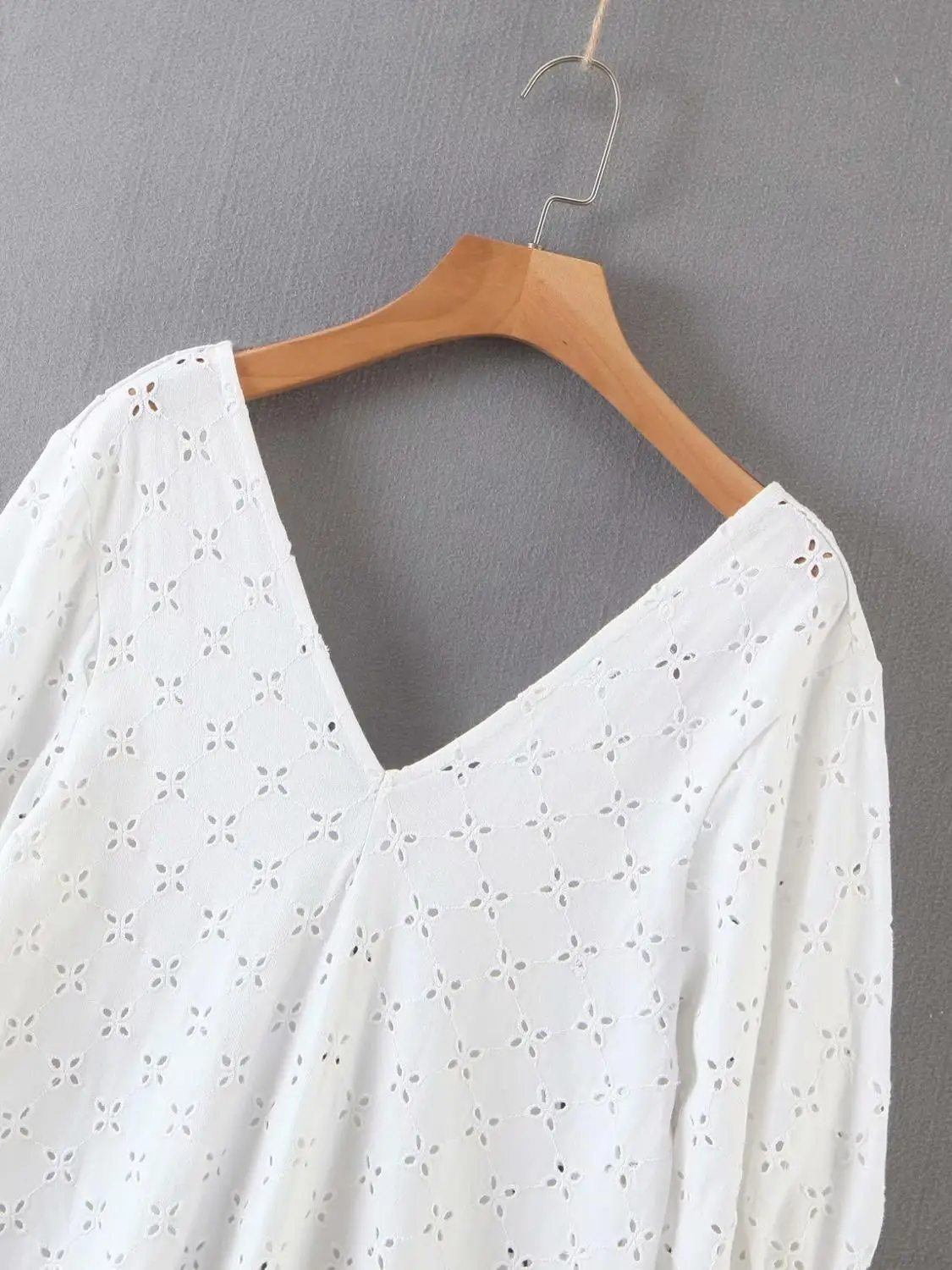 2020 женское элегантное белое мини-платье с v-образным вырезом и вышивкой