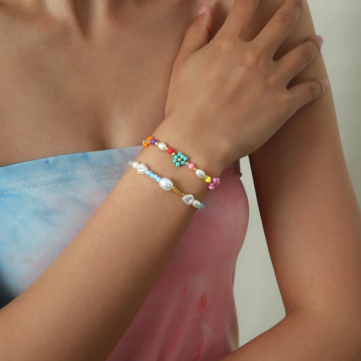 

Special Shaped Personalized Pearl Rice Bead Bracelet Female Boho Style Color Daisy Flower Bracelet Suitable For Party Dance