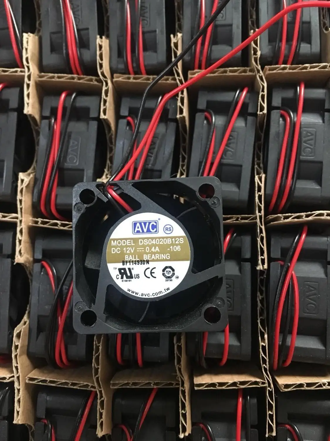 Вентилятор охлаждения сервера AVC DS04020B12S 106, 12 В постоянного тока, а, 40x40x20 мм, 2 провода