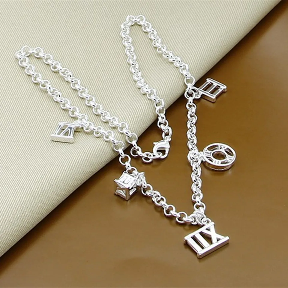 

Цепочка женская из серебра 925 пробы с подвеской в виде пяти римских цифр