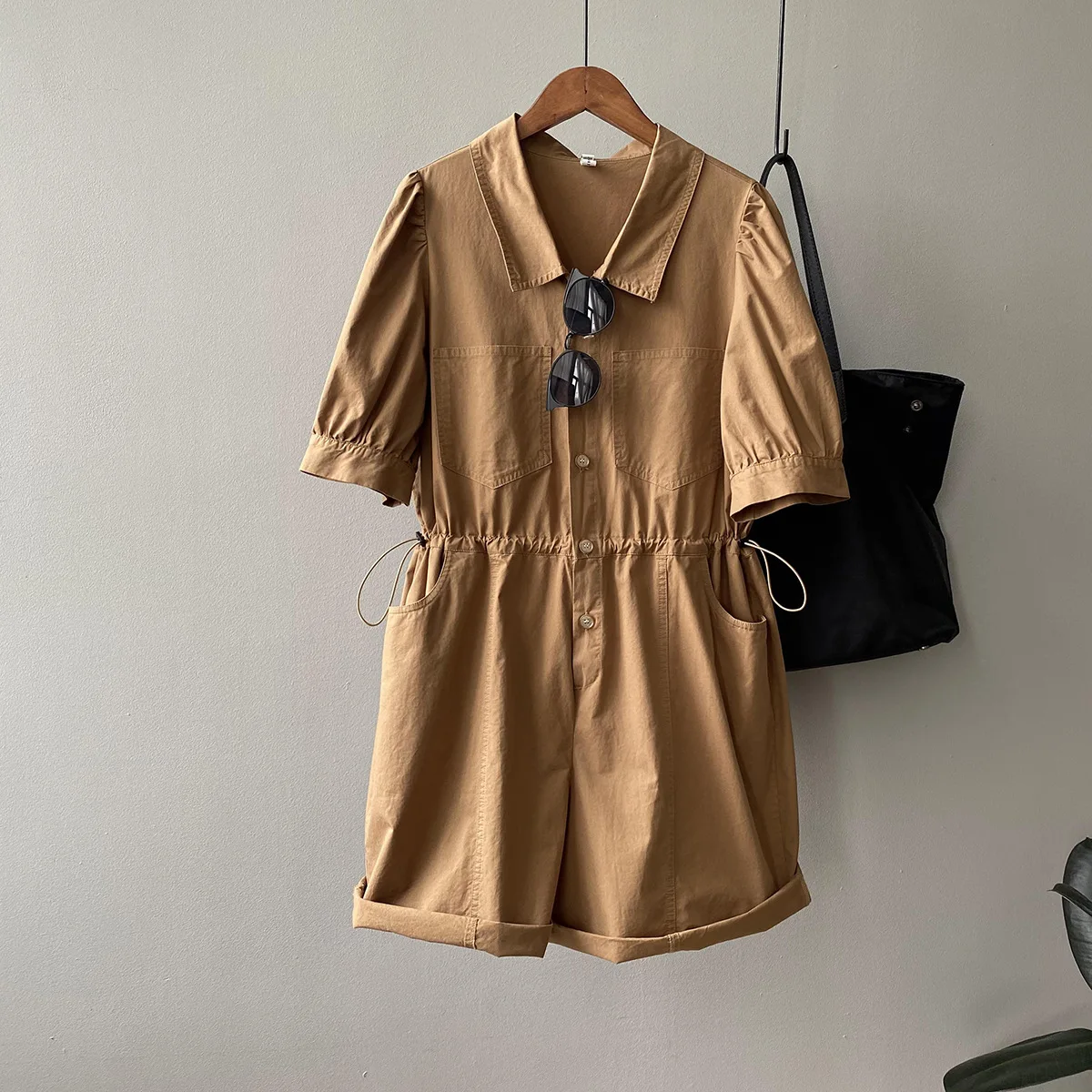 

SHENGPALAE Khaki Rompers Women's Summer 2021 New Lapel Loose Single Breasted Drawstring Waist Puff Short Sleeve Playsuits Female