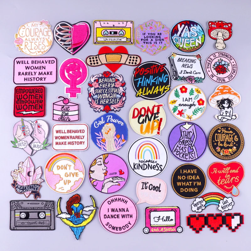 Термоклейкие нашивки с мультяшными буквами аппликацией и вышивкой | Дом сад