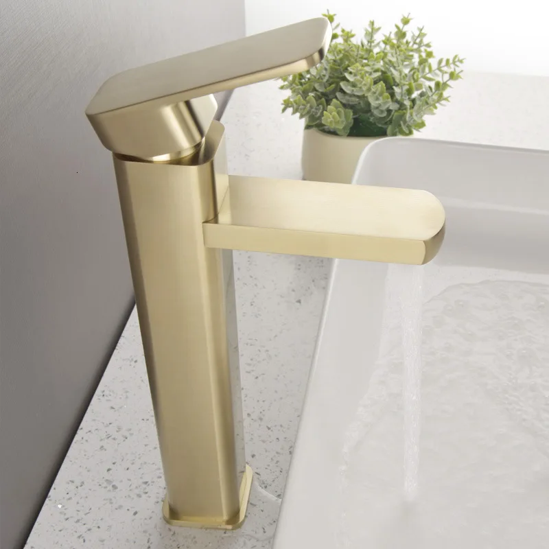 Полностью медная проволока золотой смеситель для раковины на сцене бассейна от