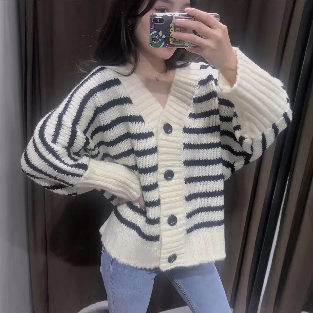 

Autumn Winter Chic V Neck Striped Cardigans Women Long Sleeve Single Breasted Female Loose Outerwear ST9934