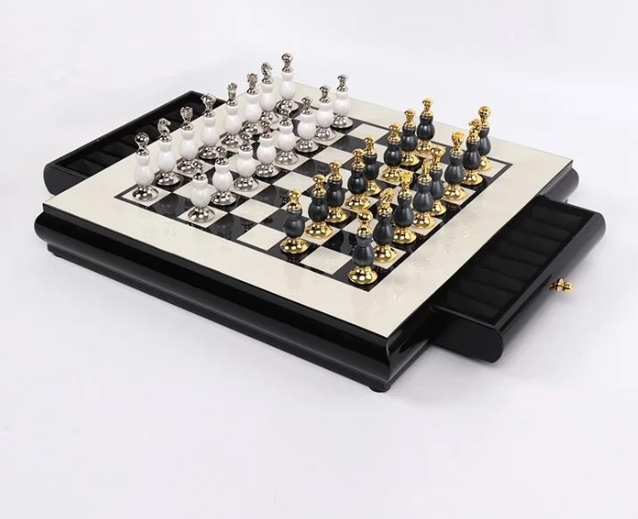 

High-grade wooden chessboard zinc alloy paint chess pieces living room craft gifts home decoration International chess