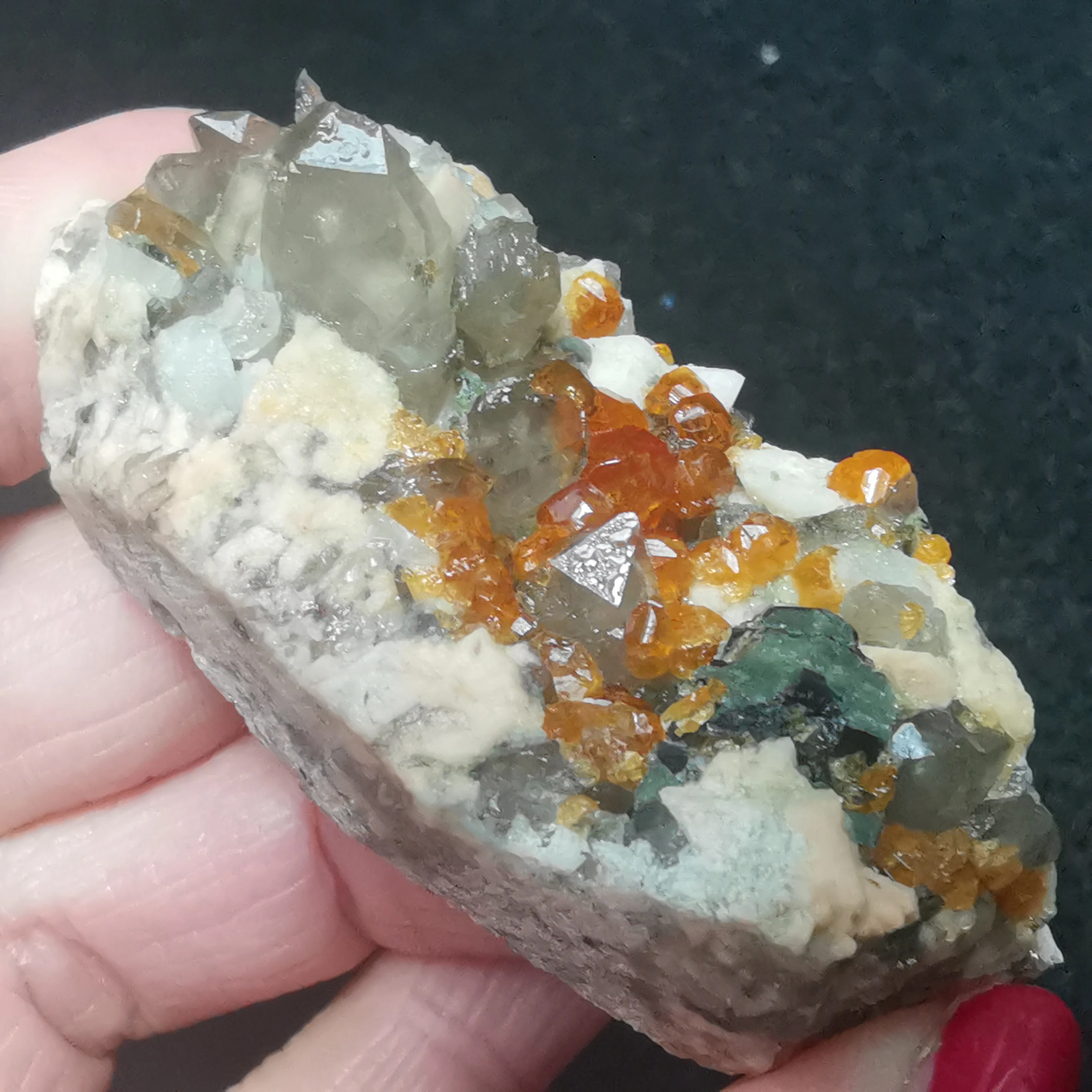 

41.8g100% natural high quality garnet and crystal symbiotic mineral energy healing specimen quartz gem stone decoration